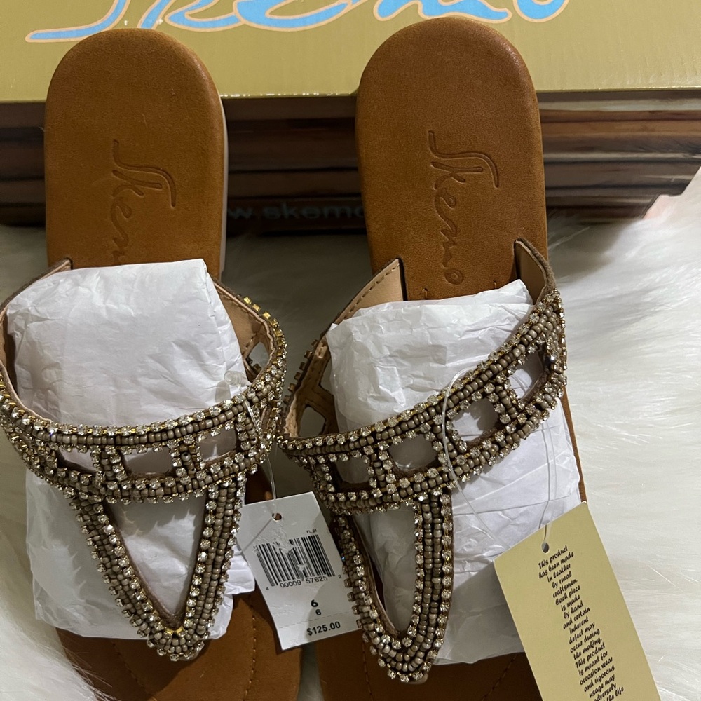 Skemo Tan Sandals with Sparkling Embellishments